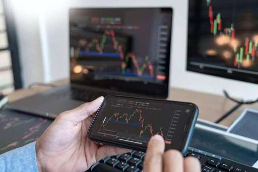 Automated forex trading bot analyzing live market opportunities.