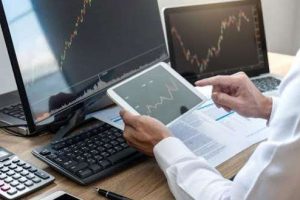 Live forex signal trading chart displaying currency market trends, buy and sell signals